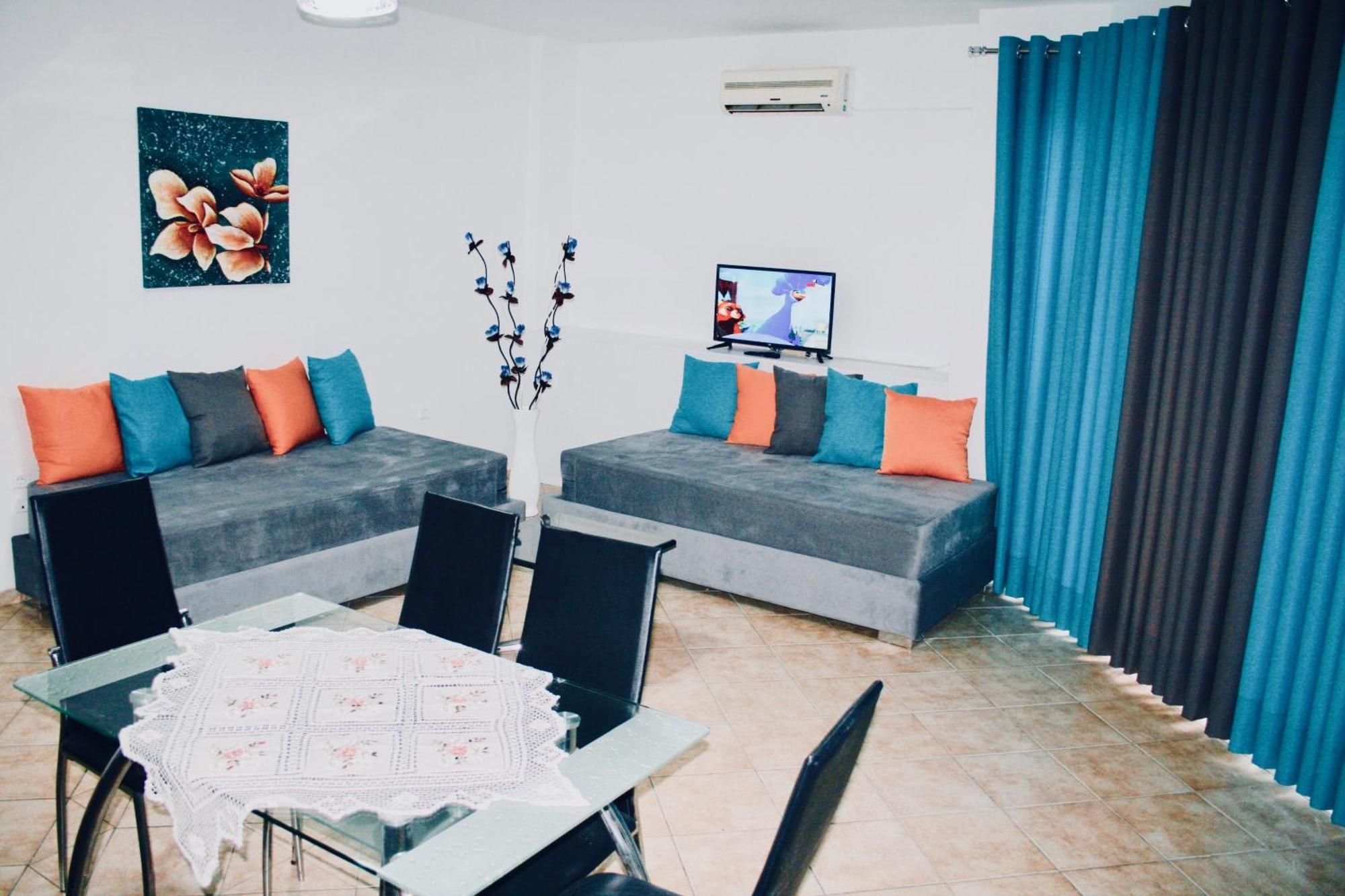 Flora Apartments ساراندا المظهر الخارجي الصورة