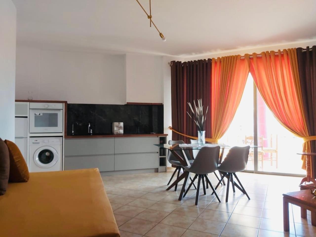 Flora Apartments ساراندا المظهر الخارجي الصورة