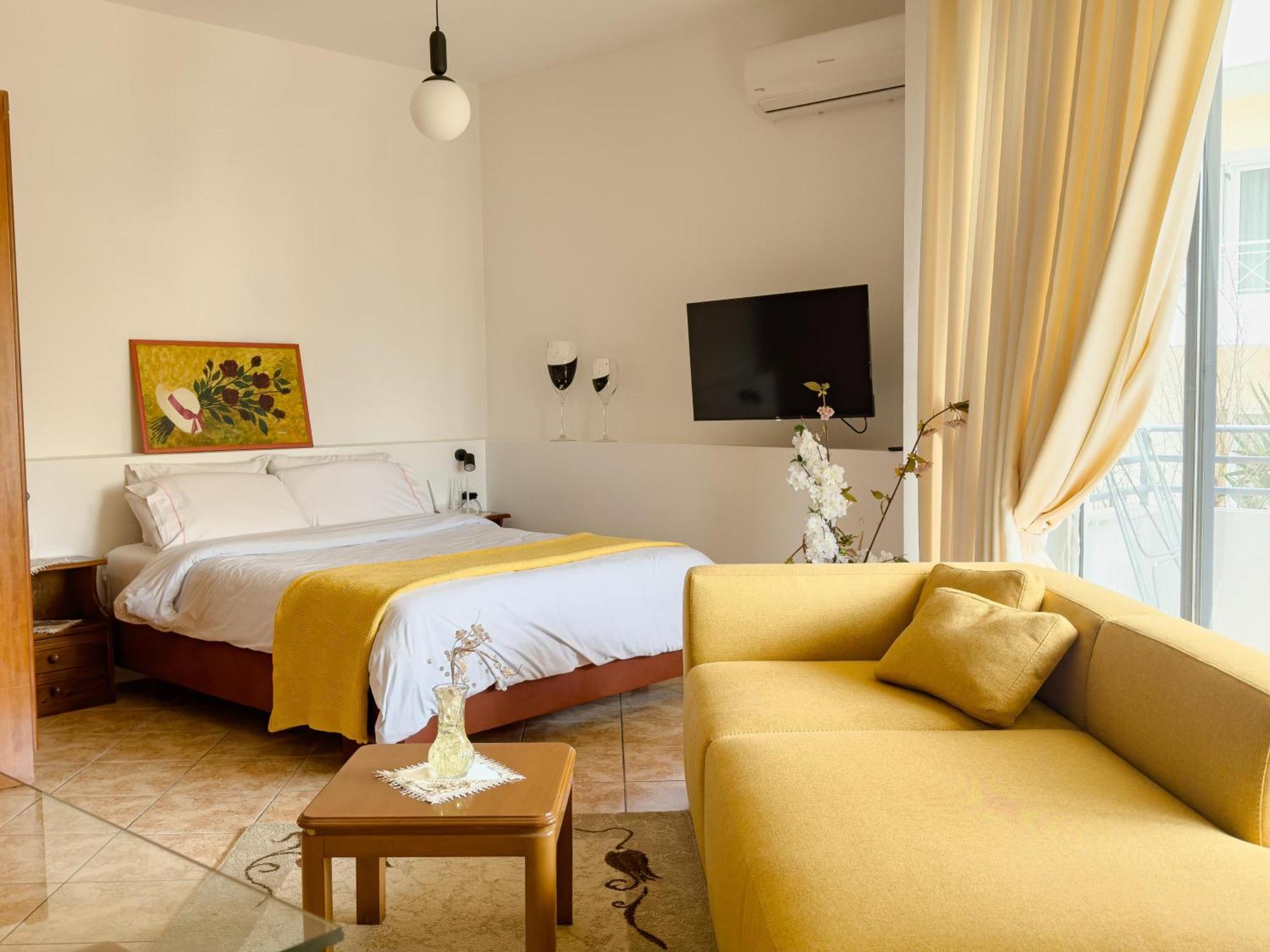 Flora Apartments ساراندا المظهر الخارجي الصورة