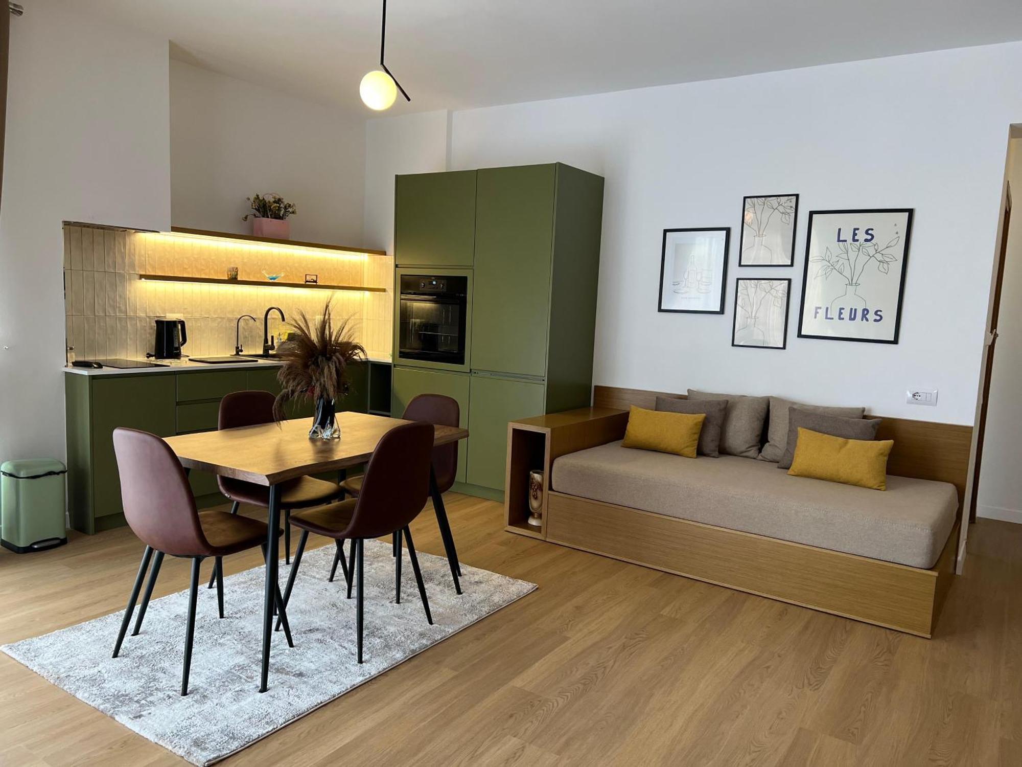 Flora Apartments ساراندا المظهر الخارجي الصورة