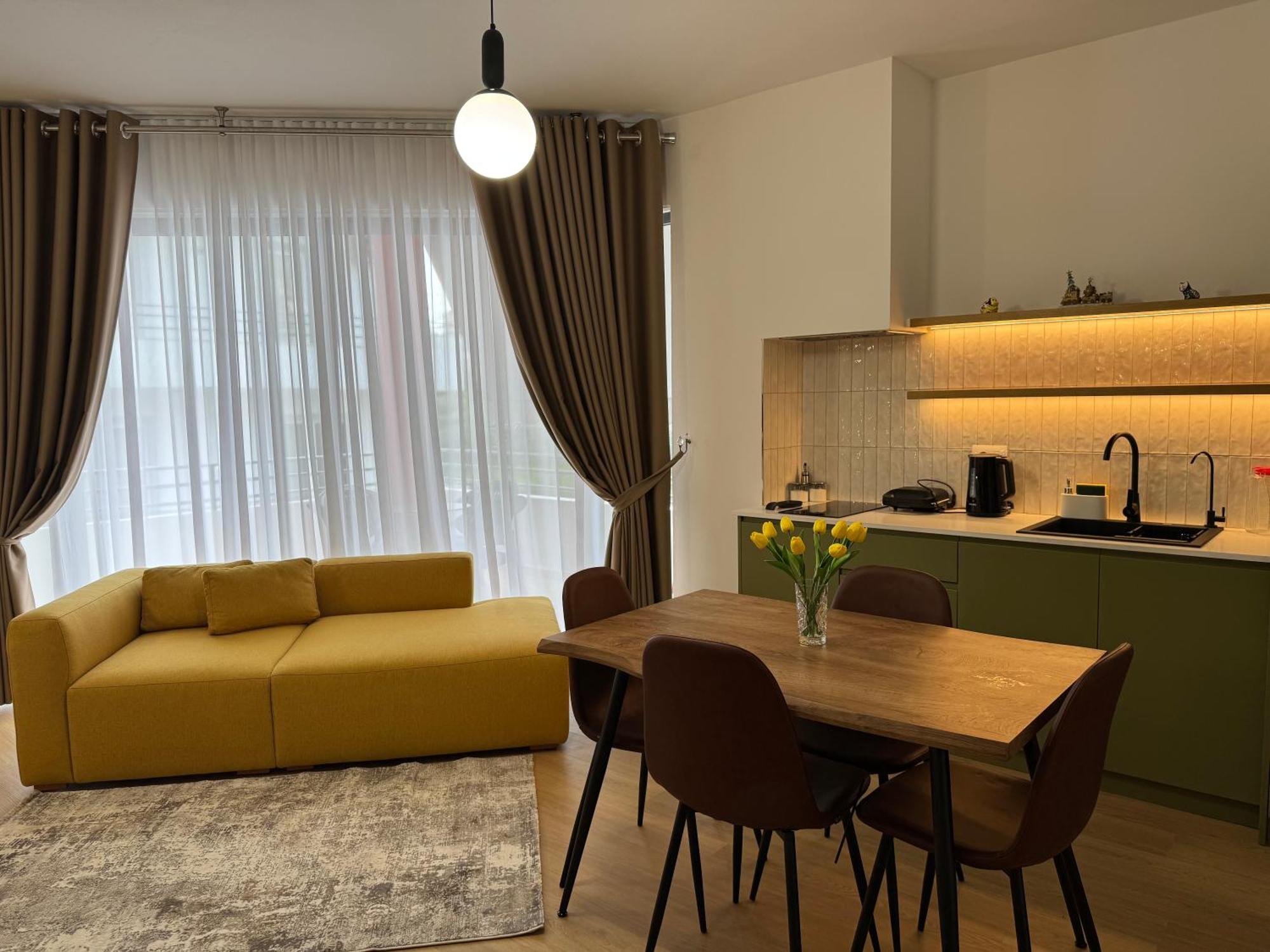 Flora Apartments ساراندا المظهر الخارجي الصورة