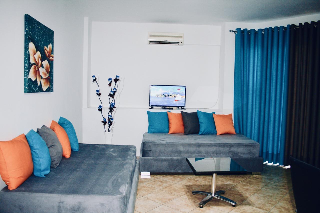 Flora Apartments ساراندا المظهر الخارجي الصورة